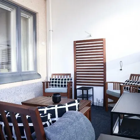 Bright And Stylish, New Apartamento